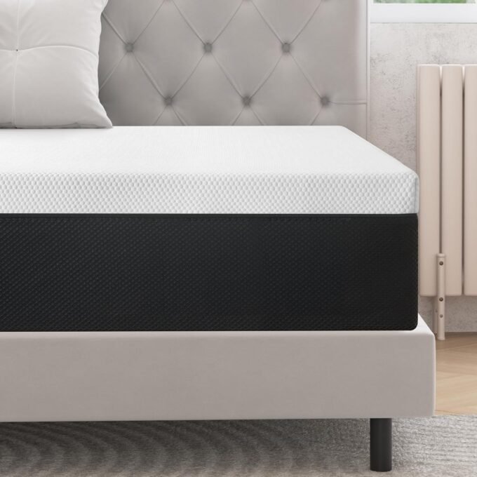 Queen Mattress,13 Inches Queen Size Memory Foam Mattress in a Box with Pressure Relief Sleep,No Fiberglass,Black,80" X 60" X 13"