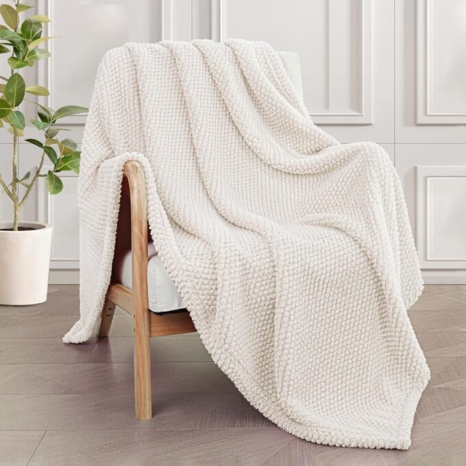 Extra Large Fuzzy Fleece Throw Blanket for Couch, 50x70 Inch Fluffy Warm Soft Jacquard Blankets for All Season, Lightweight and Cozy, Ivory