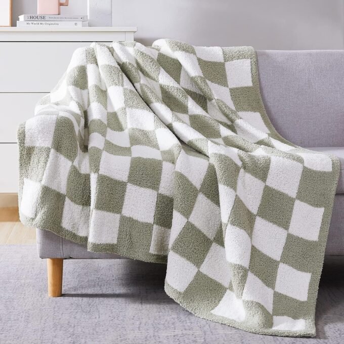 Checkered Throw Blanket, Sage Green Microfiber Soft Cozy Fluffy Warm Hand Made Throw Blankets for Couch, Sofa, Chair, Bed, Camping, Picnic, Travel Lightweight Bed Blanket - 50"*70"